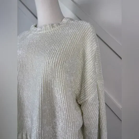 Show Me Your Mumu Oversized Jesse Sweater Cream Chenille Knit Size Small - Picture 3 of 12
